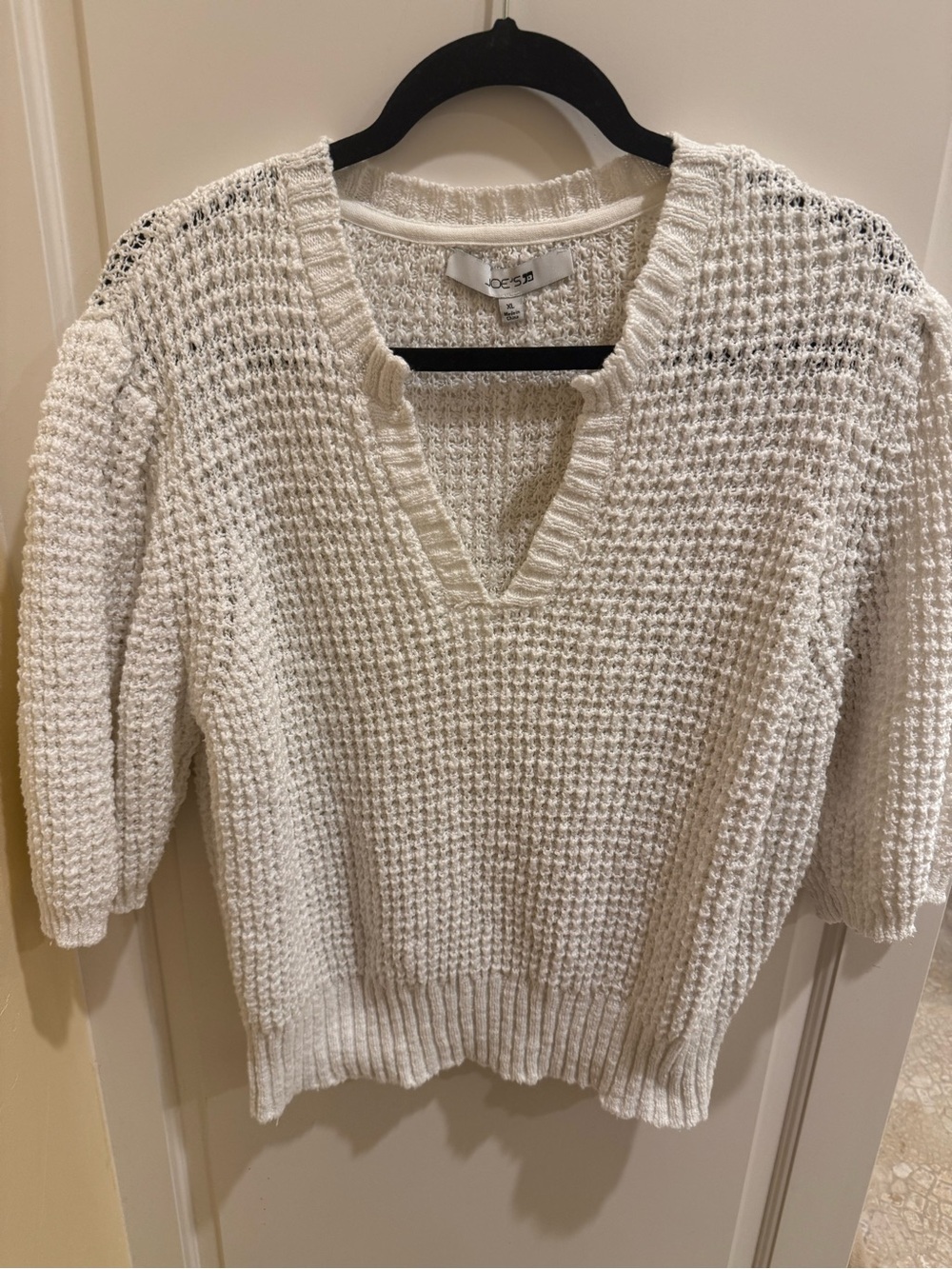 Joe's Jeans V-Neck Sweater White Women's
3/4 Sleeve Knit SZ XL (16-18)